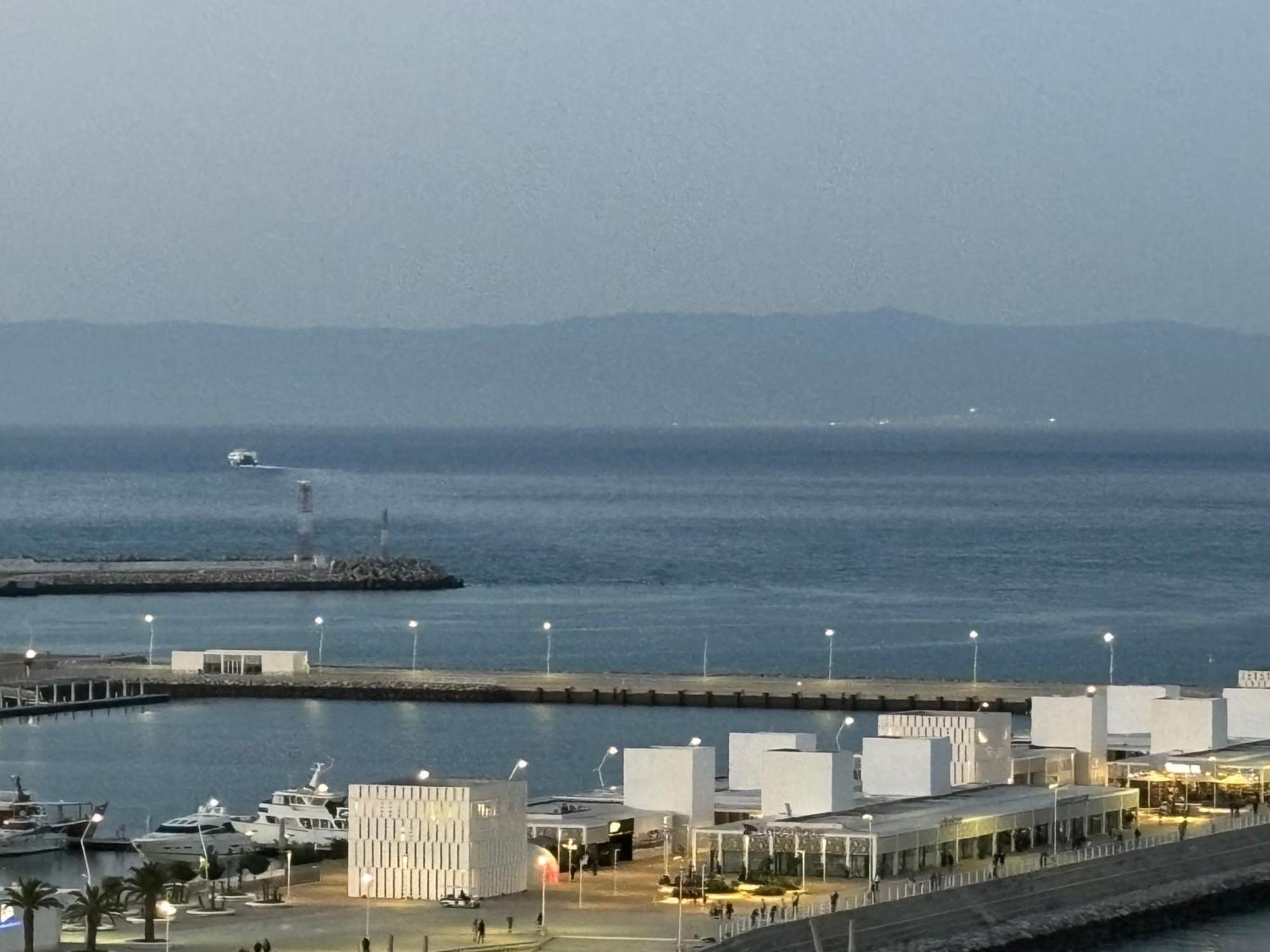 Marina View Residence Luxurious Studio Retreat With Stunning Ocean Views 1 Double Bedroom, 1 Convertible Couch Tanca Dış mekan fotoğraf